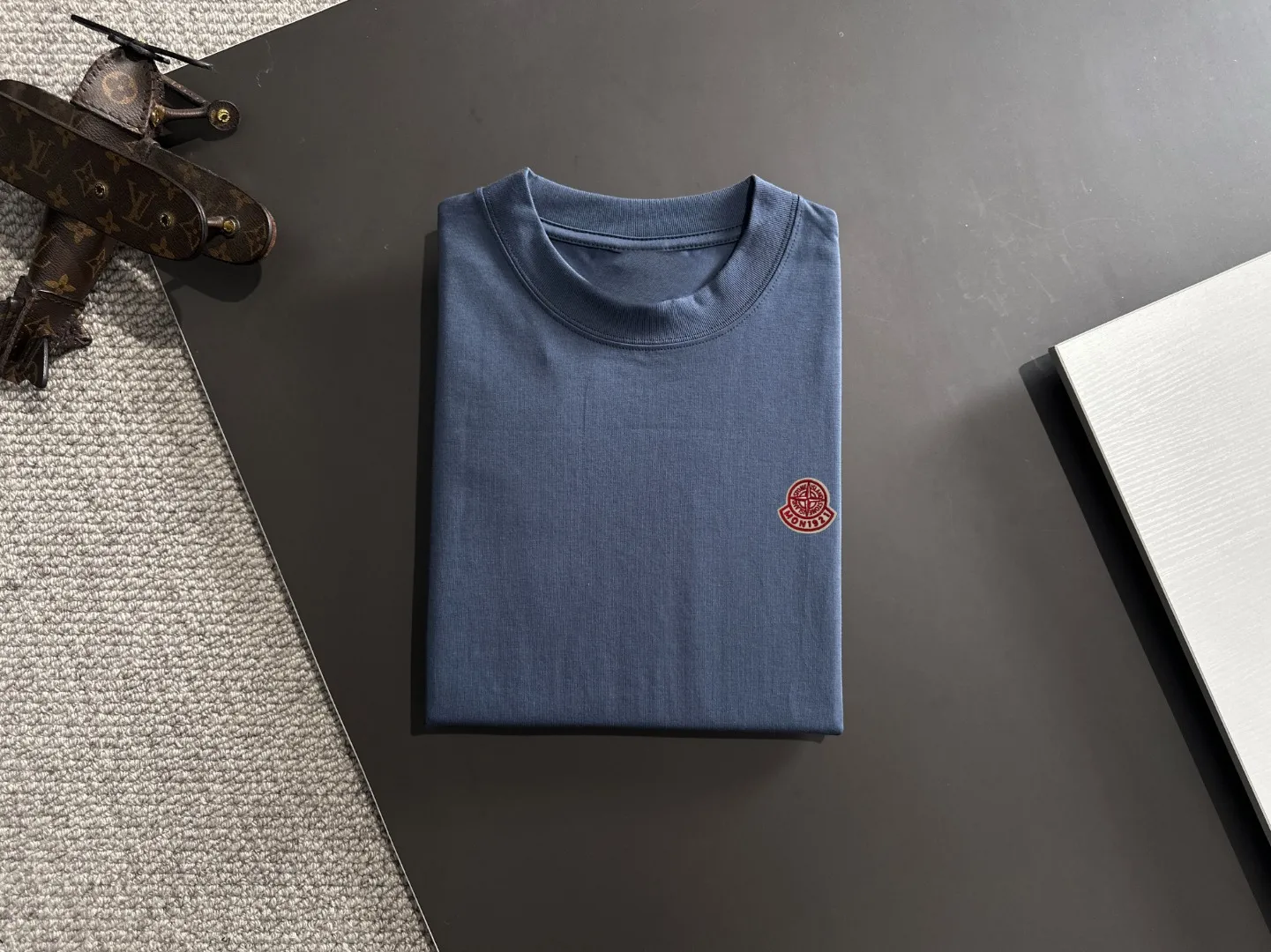 Next day shipping P460 Stone lsland/stone island high quality 2025 spring and summer new casual heavy industry suit exclusively developed by yb! High quality production! Imported custom-made fabrics for foreign orders, with high breathability and comfort, impeccable details, brand element design concept, delicate and soft feel! It presents a casual cut and the upper body shape is great! On sale simultaneously on the official website! From a high-end men's positioning brand, the low-key luxury taste is irresistible! Exquisite workmanship and impeccable quality! The overall style is simple, fashionable and timeless, fully meeting the requirements of stylish and tasteful dressing! Size: S-XXL
